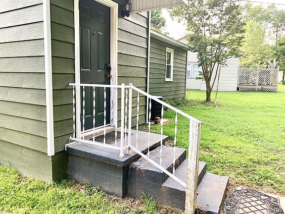 5th image of 914 Hickory Hills Dr