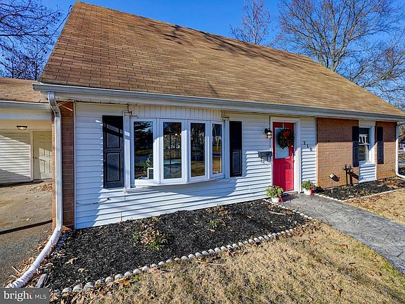 4th image of 210 Duryea Dr