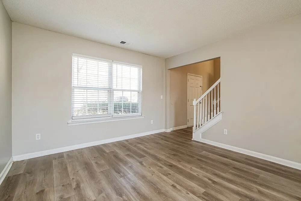 4 bed, 2.5 bath, 2312 sqft, $2,250 — Photo 4