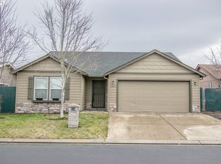 5246 Golden Eagle Dr, Eugene, OR 97402