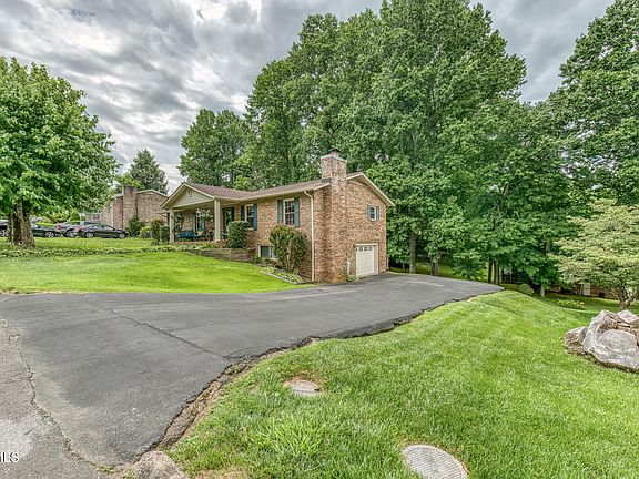 4th image of 111 Whitson Dr