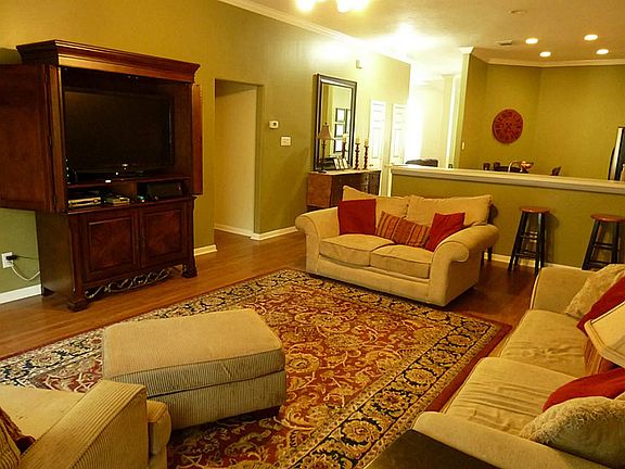 3rd image of 3610 Walden Dr