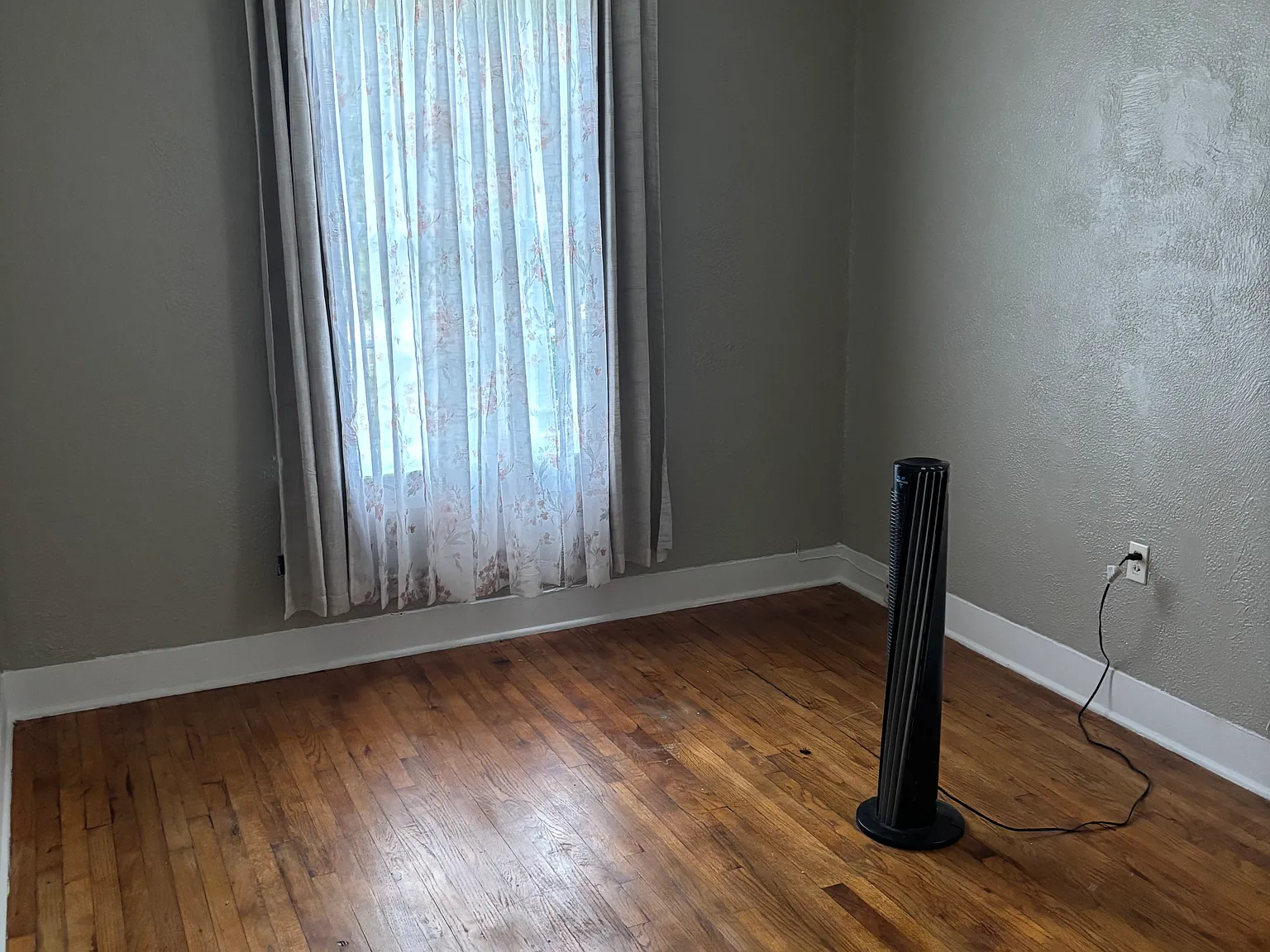 5865 Castile Ave — Photo 3