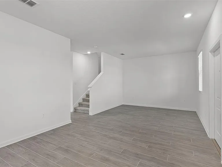 2563 Relaxing Ln — Photo 3
