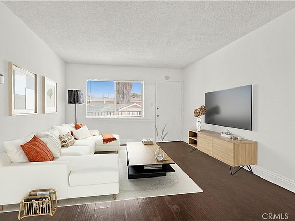 3rd image of 473 E 55th St