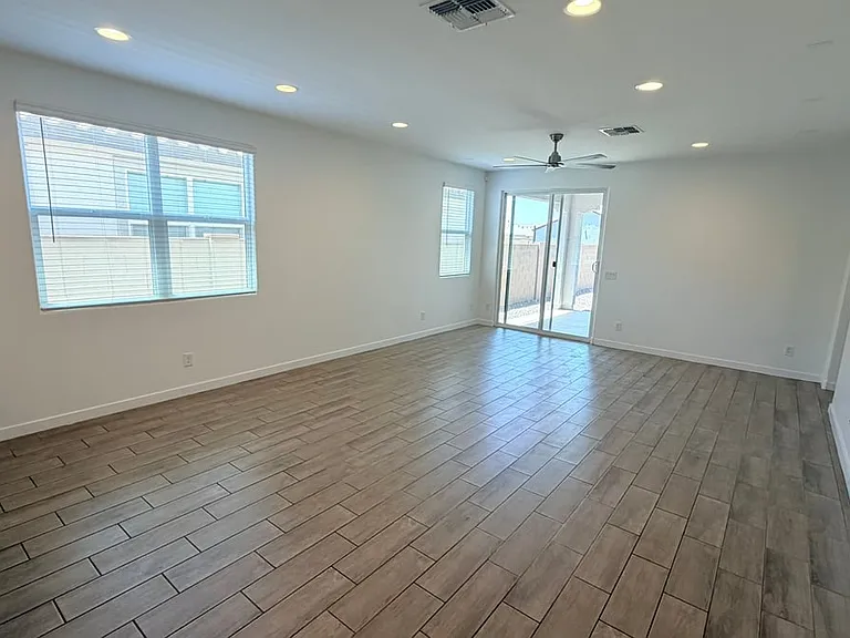 36610 W Mediterranean Way — Photo 10