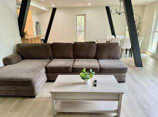 2334 Spring Oak Dr, Running Springs, CA 92382