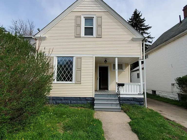 4216 Clybourne Ave — Photo 2