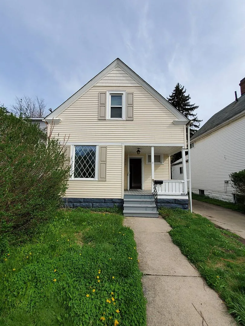 Building Photo - 4216 Clybourne Ave