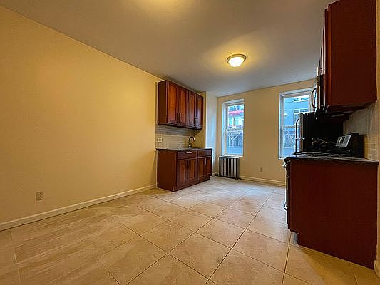 2nd image of 1654 Dekalb Ave APT 1R