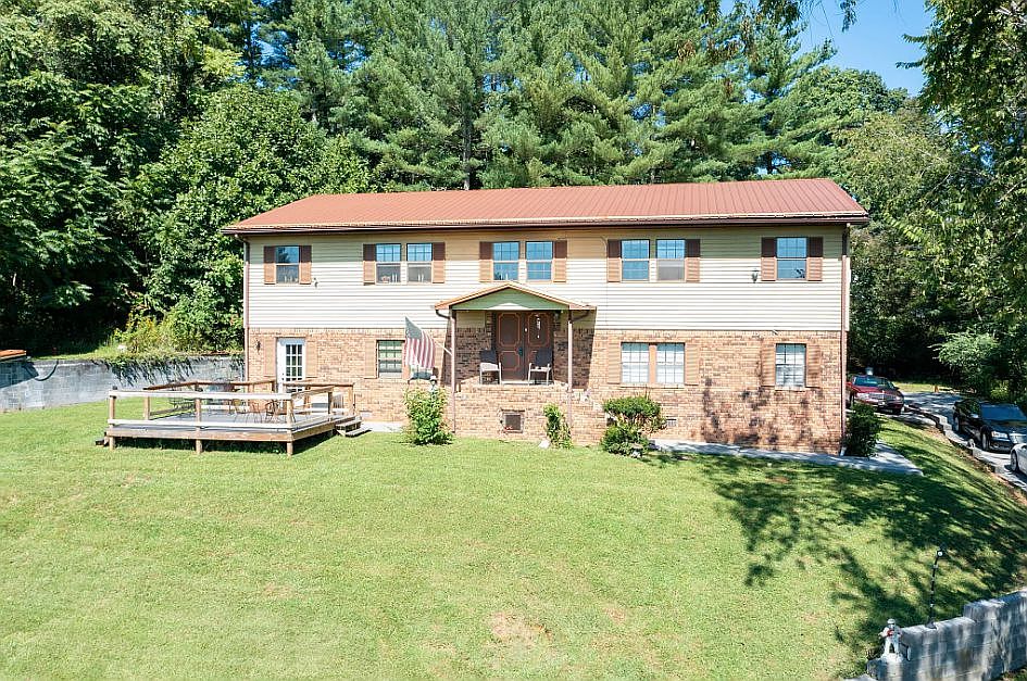 1st image of 210 Hart Rd