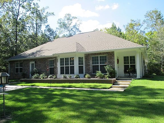 4th image of 1303 Lake Dr