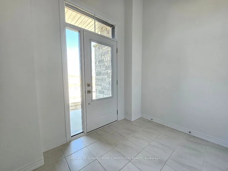 21 Milady Cres — Photo 3
