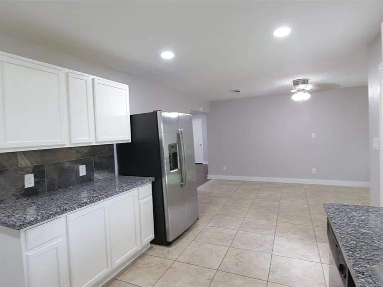 7941 Longridge Dr — Photo 8