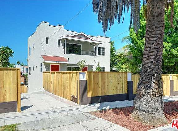 2nd image of 1123 N Coronado St