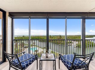 17 Bluebill Ave APT 604, Naples, FL 34108