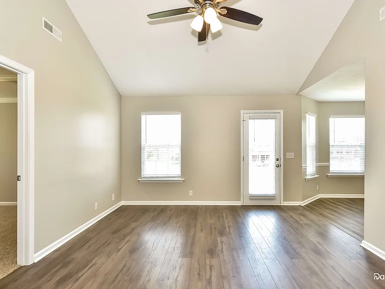 605 Ronnie Erwin Ln — Photo 7