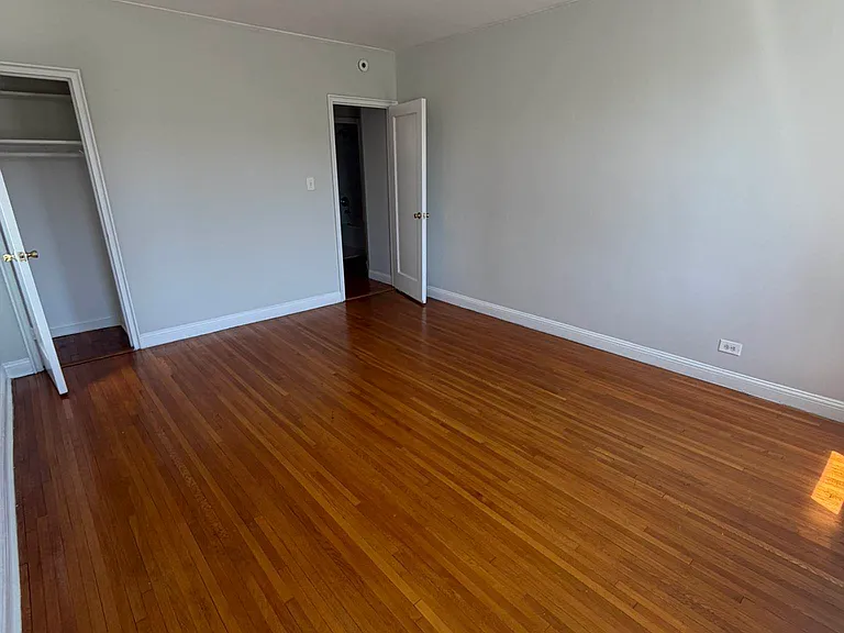 3300 Netherland Ave #22 — Photo 4
