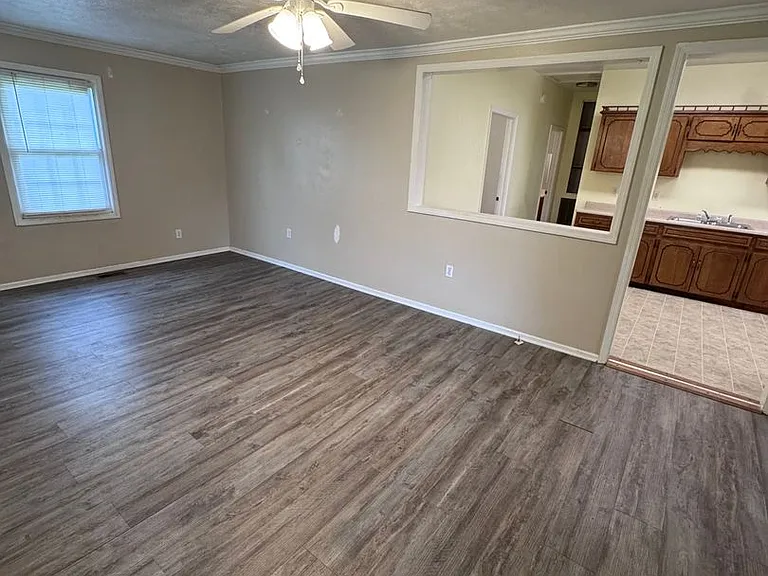 99 Smith Cir — Photo 4
