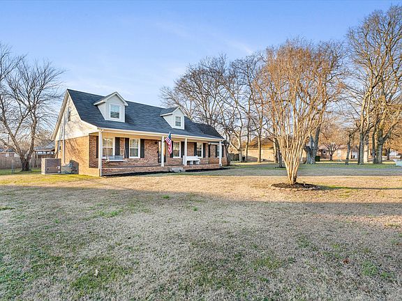 4th image of 2151 Berkshire Ln