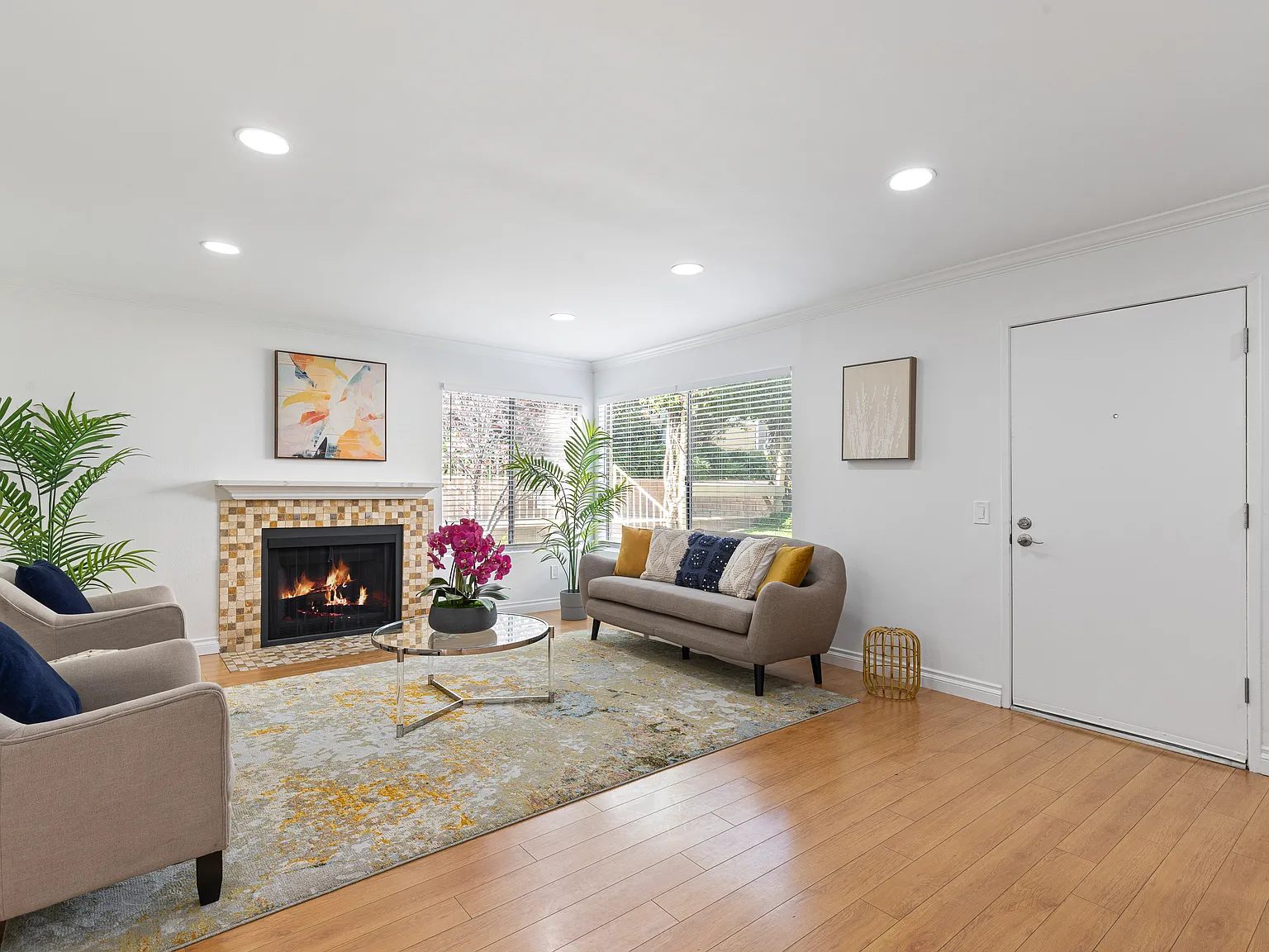 3 bed, 1234 sqft, $3,495 — Photo 3