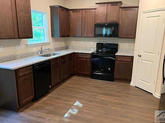 3rd image of 688 Holly Springs Ct