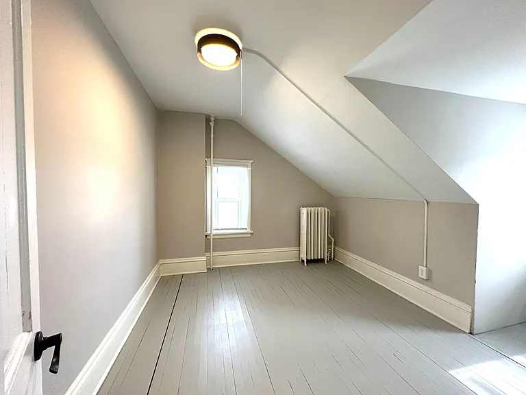 1532 E Superior St — Photo 7