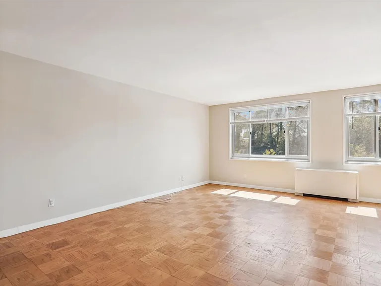 1900 Lyttonsville Rd #308 — Photo 46