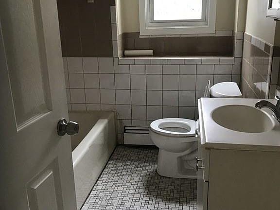 5th image of 21 Kimball Ave APT 1