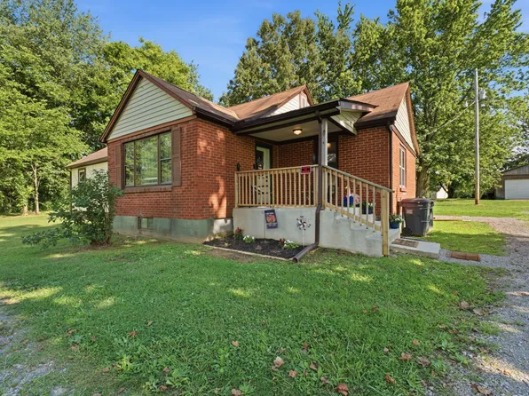 198 Clearview Rd, Cottontown, TN 37048