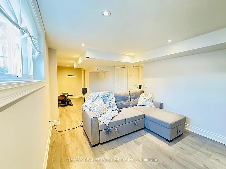 1 Havenbrook Ct — Photo 6