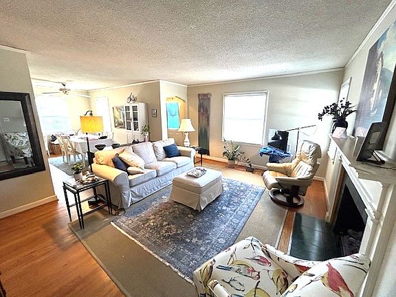 3rd image of 5901 Catalina St