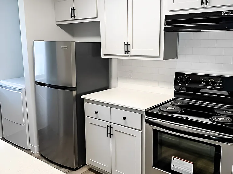 Carriage House Apartments — Photo 19