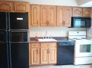 91 Oak St, Amityville, NY