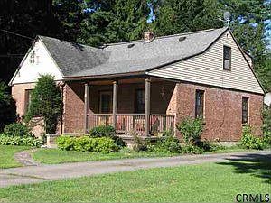 1st image of 3 Woodside Dr