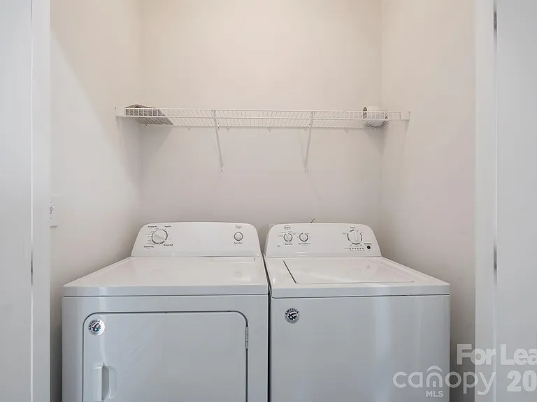 413 Armour St — Photo 11