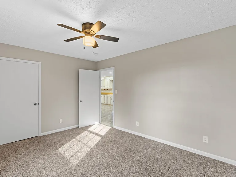 629 Ed Davis Rd — Photo 17