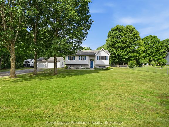 3rd image of 41 Bay Cres