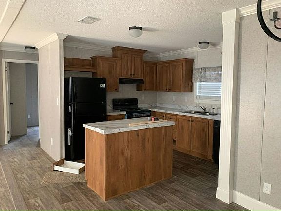 3rd image of 9301 Eden Dr #453