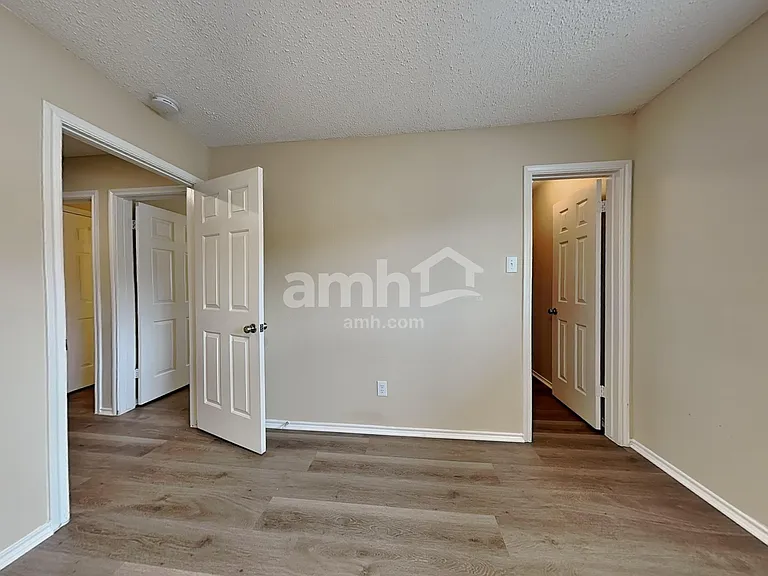 15312 Iola Cv — Photo 19