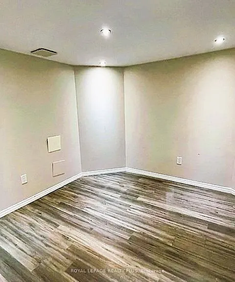 455 Trudeau Dr #BASEMENT — Photo 12