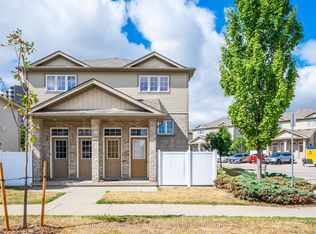 242 Westmeadow Dr #D, Kitchener, ON N2N 0A1