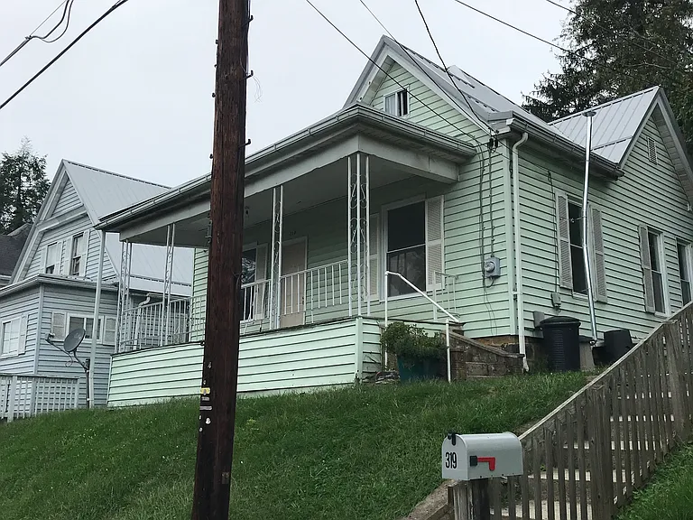 319 View Ave — Photo 1