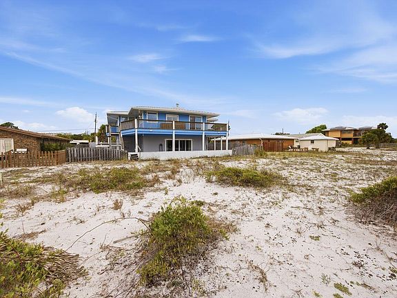 3rd image of 804 Tarpon Dr
