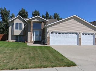 712 16th Ave W, West Fargo, ND
