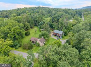 4596 Arch Rock Rd, Mifflintown, PA 17059