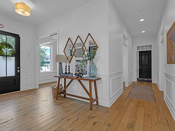 4th image of 10420 Pagoda Way