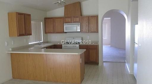 5th image of 3349 Greenwood Springs Dr