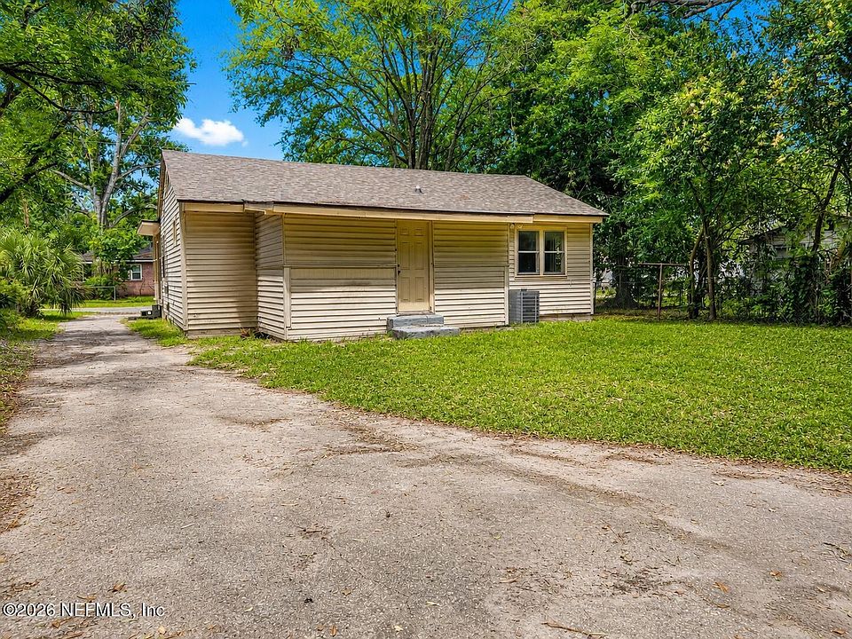 22nd image of 957 ODESSA Drive E
