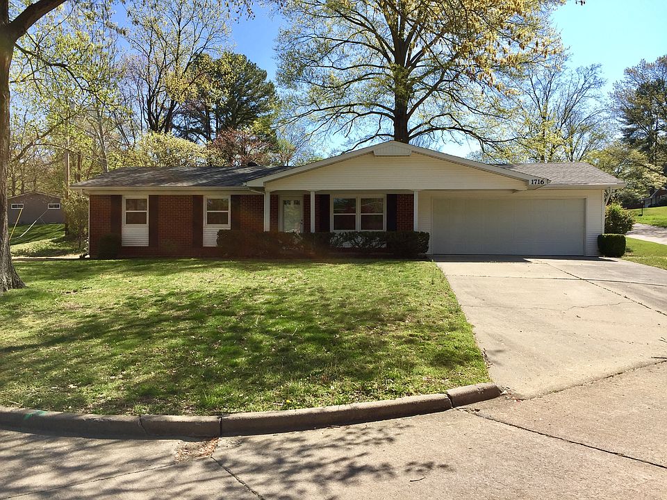 1st image of 1716 Bel Air Dr